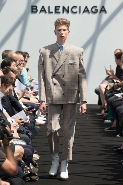 Look 5